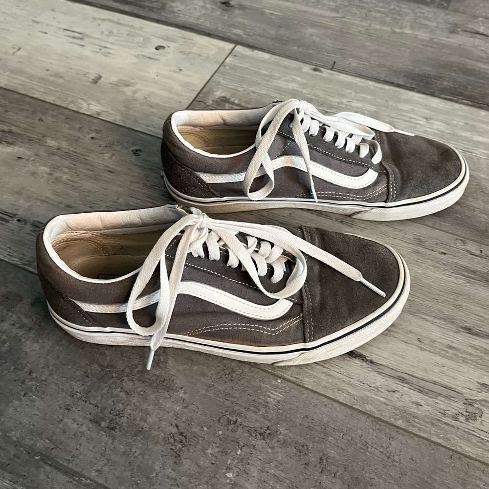 Vans Old Skool Suede Tie Shoes - Men’s 8.5/Women’s 10